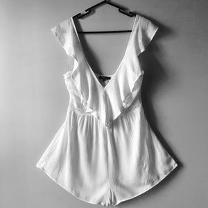 Beautiful Kendall & Kylie Ruffled Romper 💕